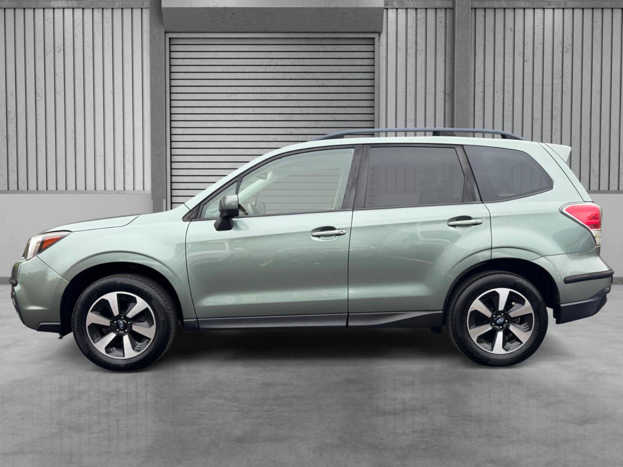 Used 2017 Subaru Forester 2.5i Premium w/ All-Weather Package AWD/4WD image 2