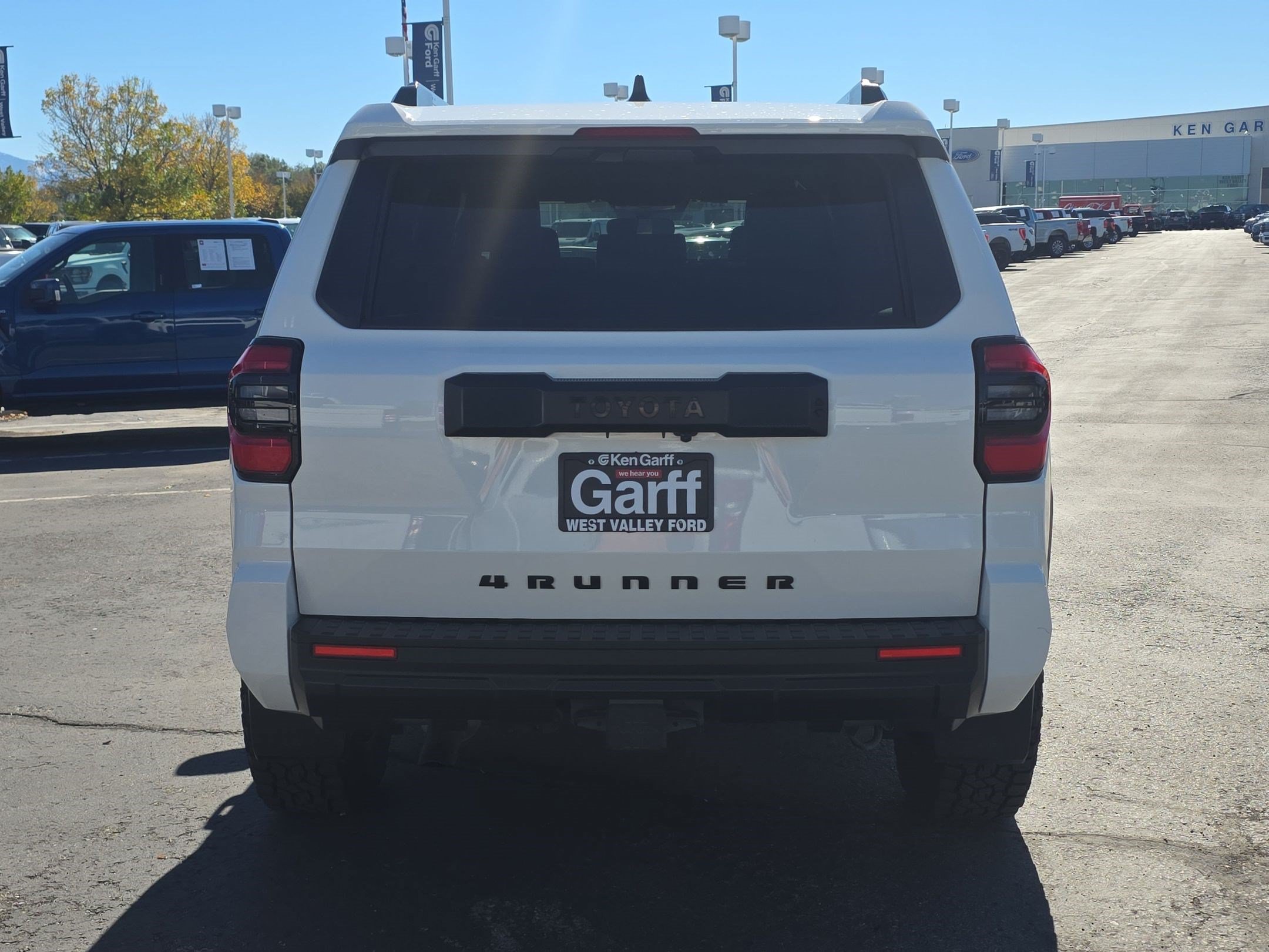 Used 2025 Toyota 4Runner SR5 AWD/4WD image 5
