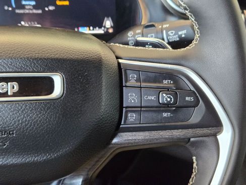 Used 2024 Jeep Grand Cherokee L Limited w/ Luxury Tech Group II image 23