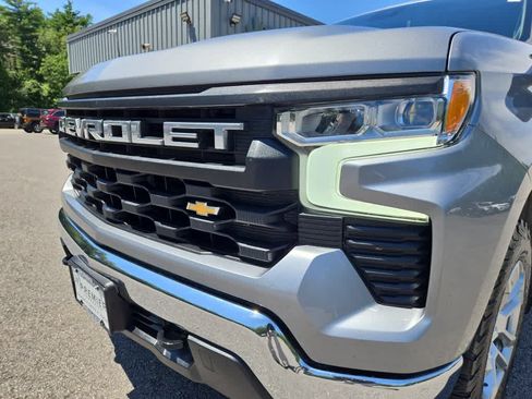 Used 2023 Chevrolet Silverado 1500 LT AWD/4WD image 18