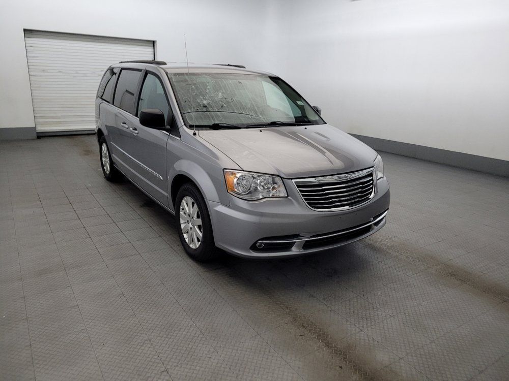 Used 2016 Chrysler Town & Country Touring FWD image 13