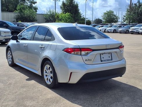 Used 2026 Toyota Corolla LE FWD image 2