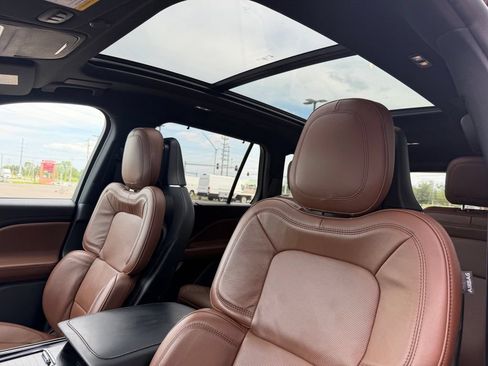 Used 2023 Lincoln Aviator Reserve w/ Equipment Group 201A AWD/4WD image 14