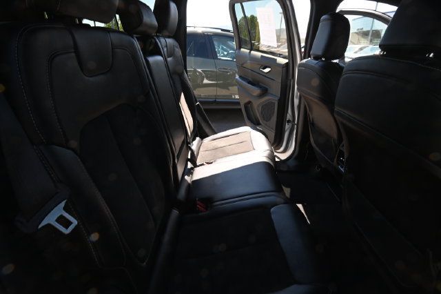 Used 2024 Jeep Grand Cherokee Altitude AWD/4WD image 23