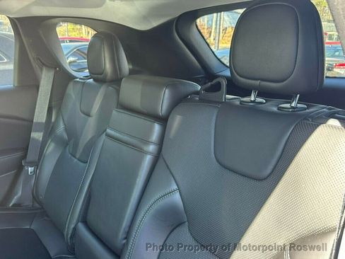 Used 2019 Jeep Cherokee Limited image 17