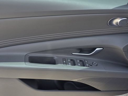 Certified 2025 Hyundai Elantra Sport FWD image 15