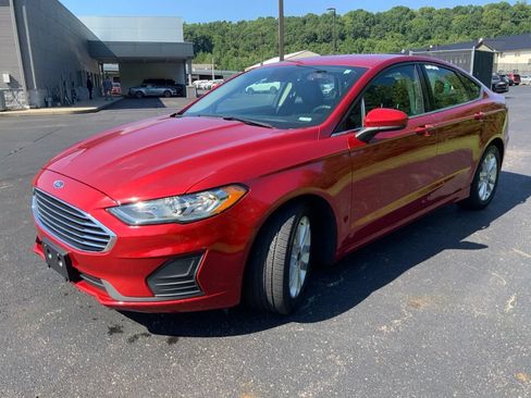 Used 2020 Ford Fusion SE FWD image 5