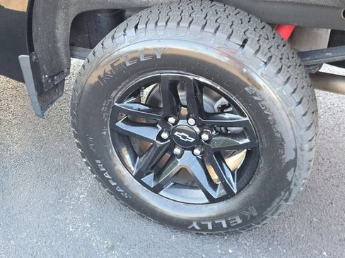 Certified 2022 Chevrolet Silverado 1500 LT Trail Boss w/ LT Trail Boss Premium Package AWD/4WD image 19