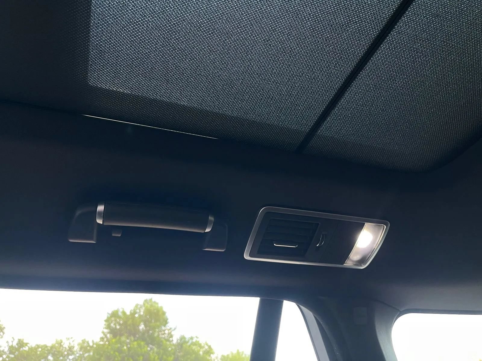 Used 2015 Land Rover Range Rover Supercharged AWD/4WD image 24