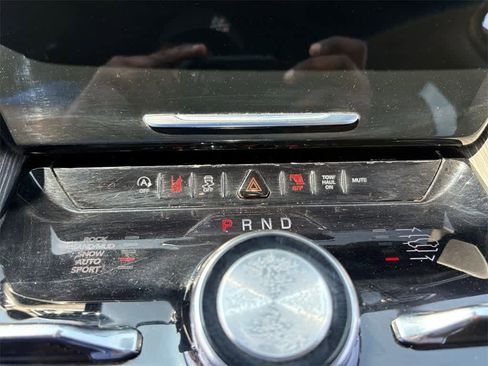 Used 2023 Jeep Wagoneer Series III w/ Preferred Equipment Group image 22