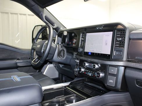 Used 2026 Ford F250 Platinum AWD/4WD image 38