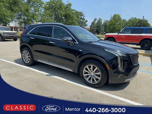 Used 2022 Cadillac XT4 Premium Luxury w/ Technology Package AWD/4WD image 1