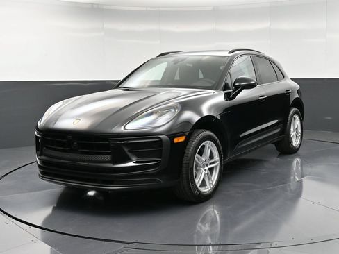 Certified 2026 Porsche Macan AWD/4WD image 1