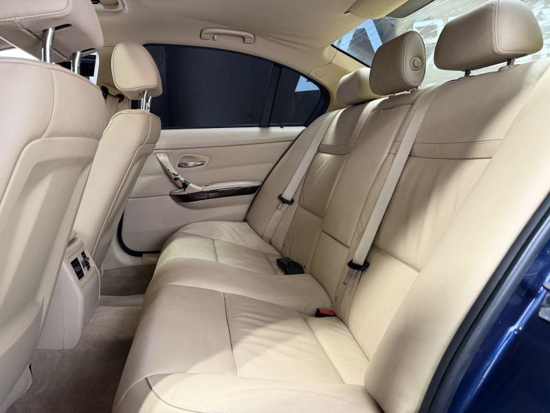 Used 2011 BMW 328i Sedan RWD image 16