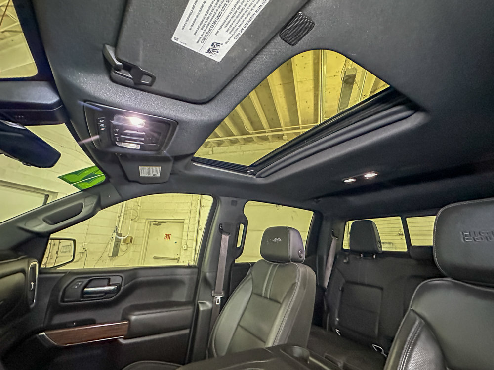 Used 2022 Chevrolet Silverado 1500 High Country w/ Technology Package AWD/4WD image 25