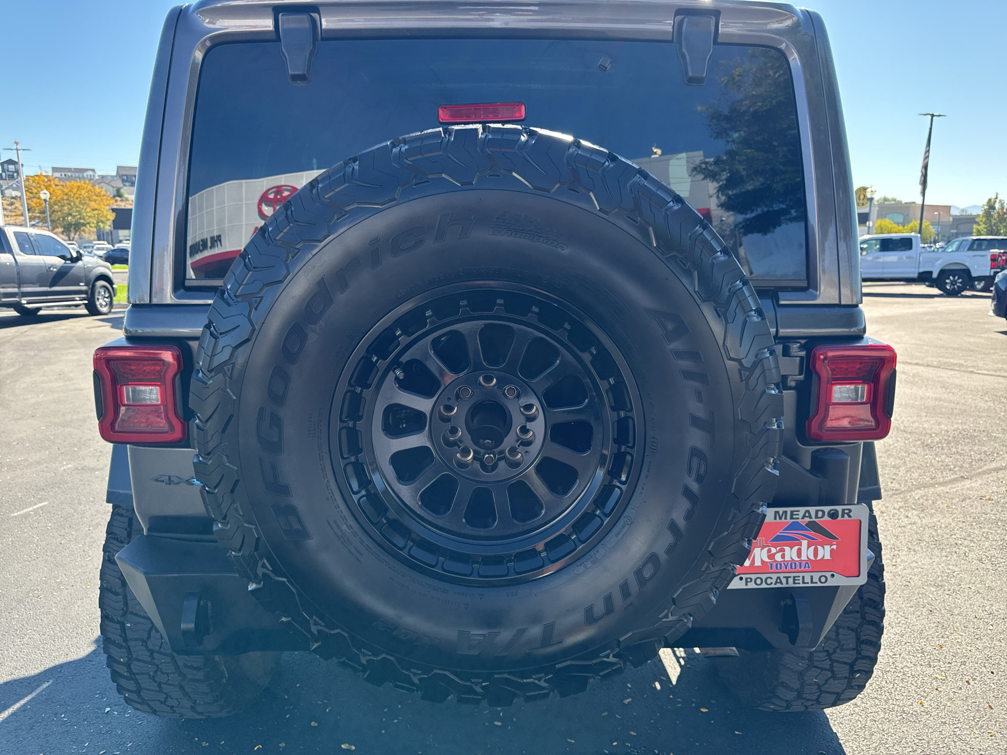 Used 2021 Jeep Wrangler Unlimited Rubicon 4xe w/ Cold Weather Group AWD/4WD image 3