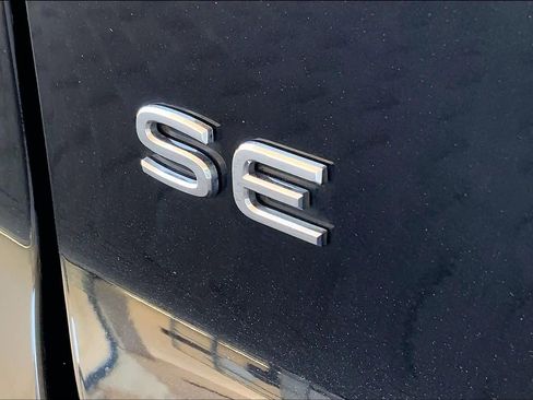 Used 2023 Volkswagen Atlas Cross Sport SE image 20