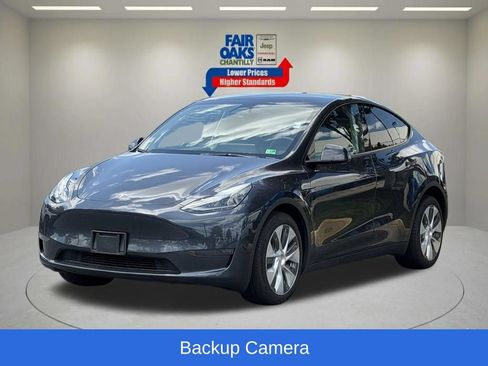 Used 2024 Tesla Model Y Long Range AWD/4WD image 3