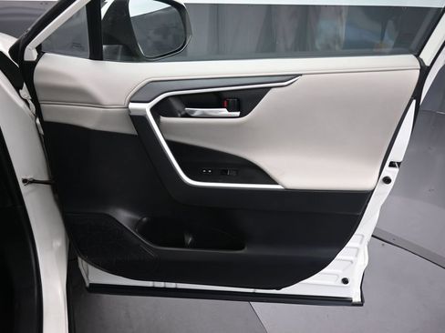 Used 2019 Toyota RAV4 Limited w/ Carpet Mat Package AWD/4WD image 40