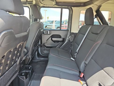 Used 2021 Jeep Wrangler Unlimited Rubicon AWD/4WD image 17