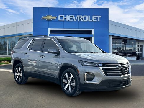 Certified 2023 Chevrolet Traverse LT w/ LT Premium Package image 8