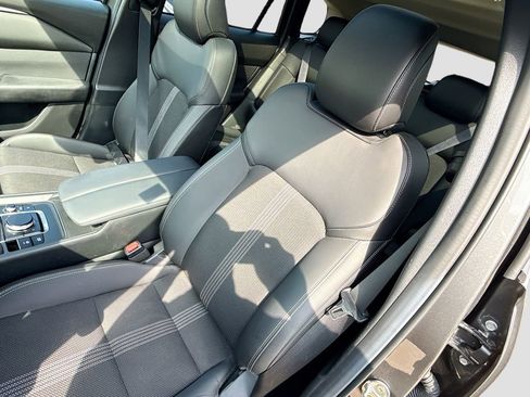 Used 2025 MAZDA CX-50 AWD 2.5 S w/ Weather Package image 19