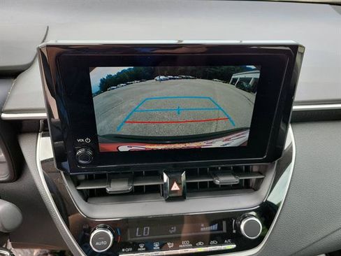 Used 2024 Toyota Corolla LE FWD image 12
