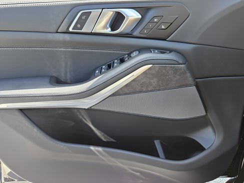 New 2026 BMW X5 xDrive40i w/ Climate Comfort Package image 38