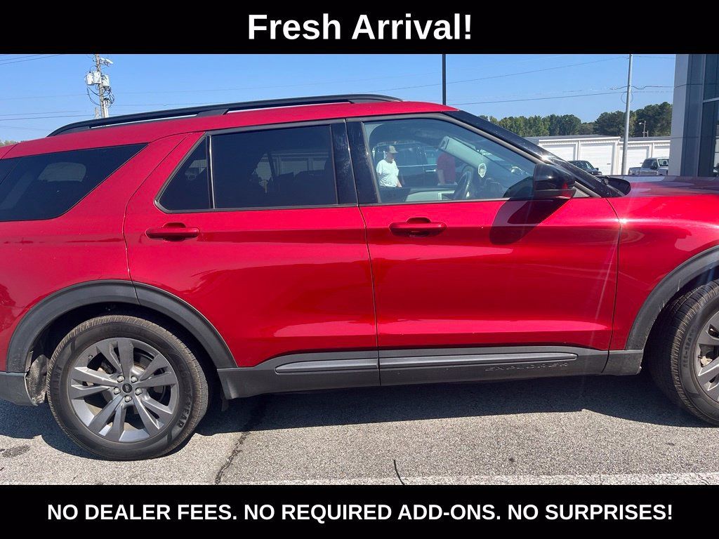 Used 2022 Ford Explorer XLT w/ Equipment Group 202A RWD image 1