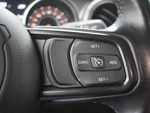 Used 2021 Jeep Gladiator Sport AWD/4WD image 19