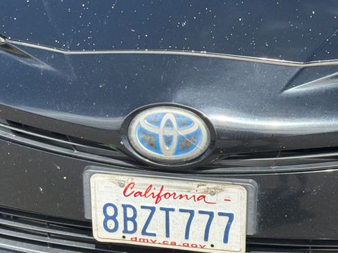 Used 2017 Toyota Prius Three Touring w/ Carpet Mat Package FWD image 16