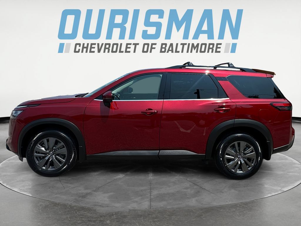 Used 2022 Nissan Pathfinder SV AWD/4WD image 3