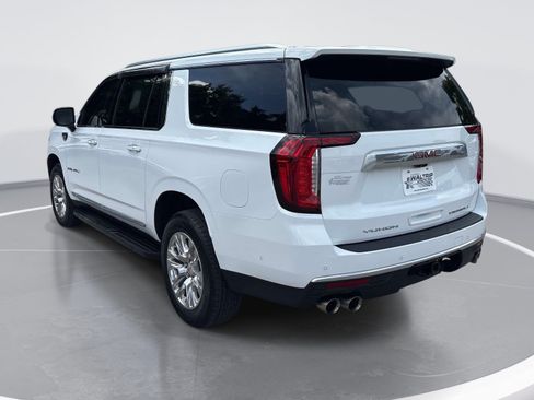 Used 2024 GMC Yukon XL Denali w/ Advanced Technology Package AWD/4WD image 6