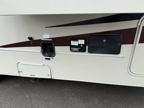 Used 2017 Ford E-450 and Econoline 450 Super Duty w/ Motorhome Prep Package RWD image 9