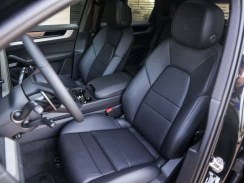 New 2026 Porsche Cayenne AWD/4WD image 5