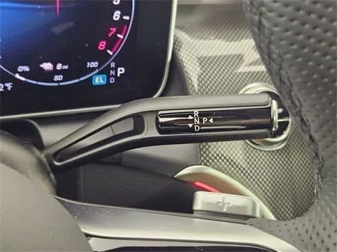 Used 2025 Mercedes-Benz GLC 350e 4MATIC image 28