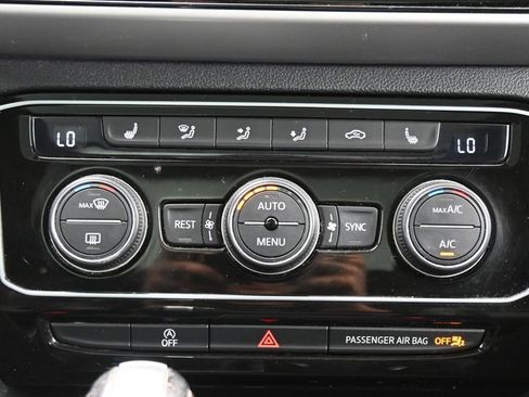 Used 2022 Volkswagen Atlas SEL R-Line AWD/4WD image 20