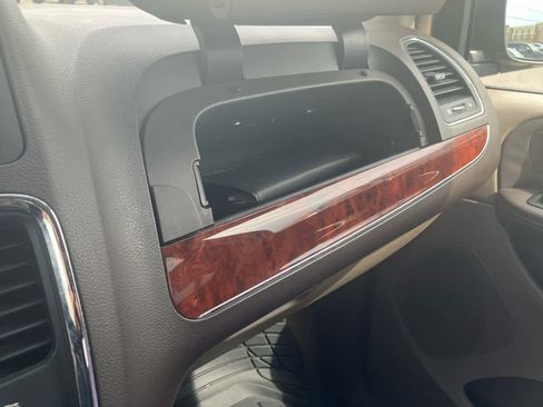 Used 2013 Chrysler Town & Country Touring FWD image 26