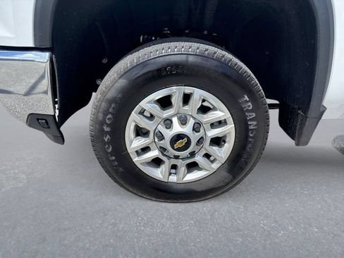 Used 2025 Chevrolet Silverado 2500 LT w/ Convenience Package AWD/4WD image 10