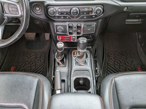 Used 2022 Jeep Gladiator Mojave w/ Cold Weather Group AWD/4WD image 21
