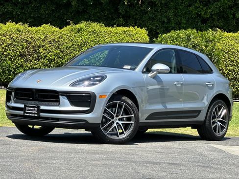Used 2026 Porsche Macan AWD/4WD image 1