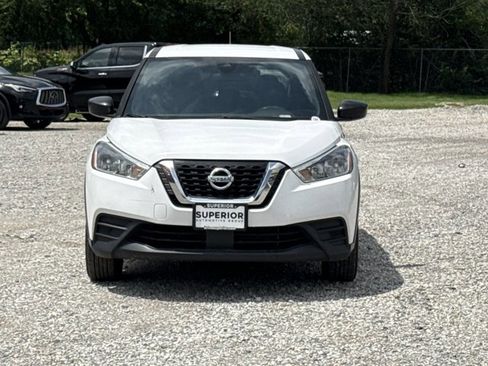 Used 2020 Nissan Kicks S FWD image 2