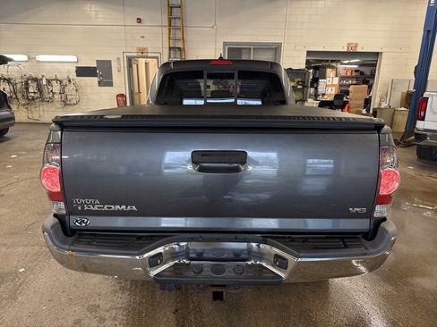 Used 2013 Toyota Tacoma Base image 5
