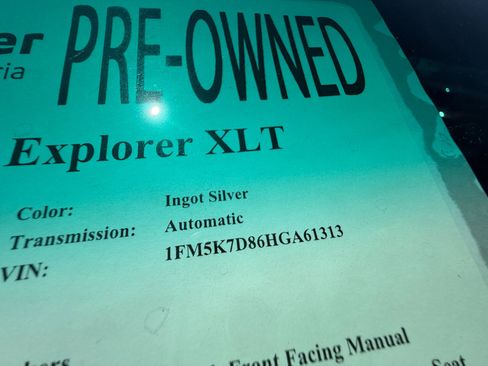 Used 2017 Ford Explorer XLT w/ Equipment Group 202A FWD image 25