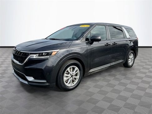 Used 2024 Kia Carnival LX image 3