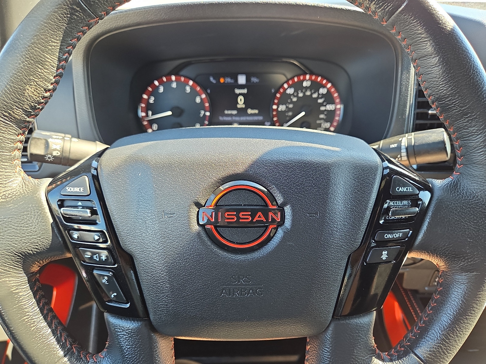 Used 2022 Nissan Frontier PRO-4X AWD/4WD image 24