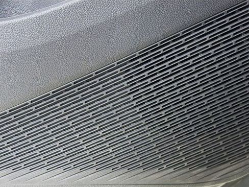 Used 2025 Volkswagen Atlas SE image 20