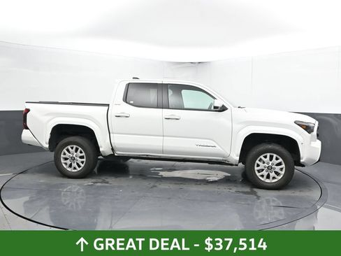 Used 2024 Toyota Tacoma SR5 AWD/4WD image 5