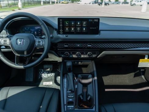 Used 2025 Honda Accord EX-L image 15