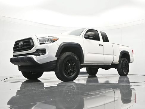 Used 2022 Toyota Tacoma SR w/ SX Package RWD image 36